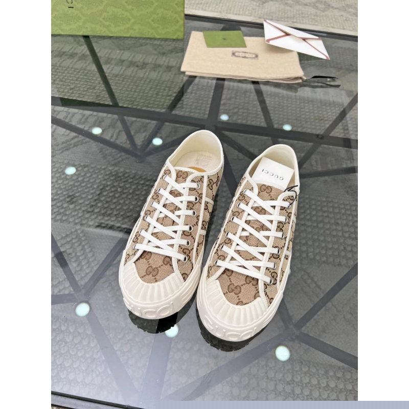 G*u*i casual shoes